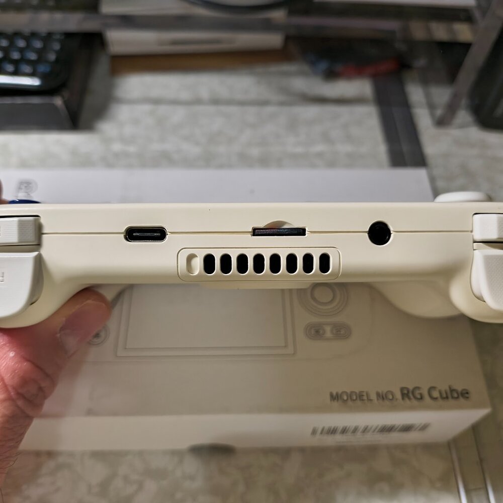 Retro Handheld - Picture 7 of 17